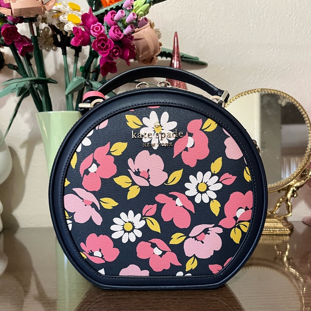 traveler road trip floral print canteen